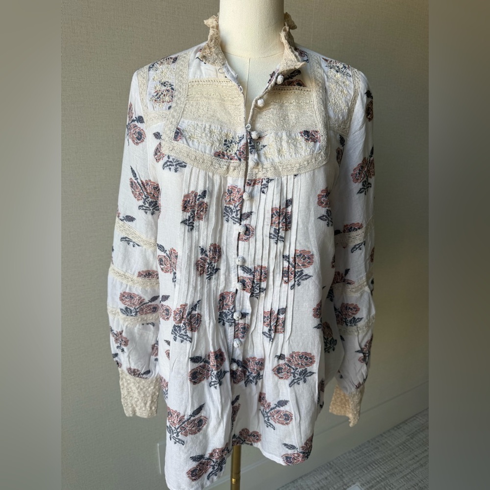Sundance White Button-Down Blouse with Floral Print 100% cotton